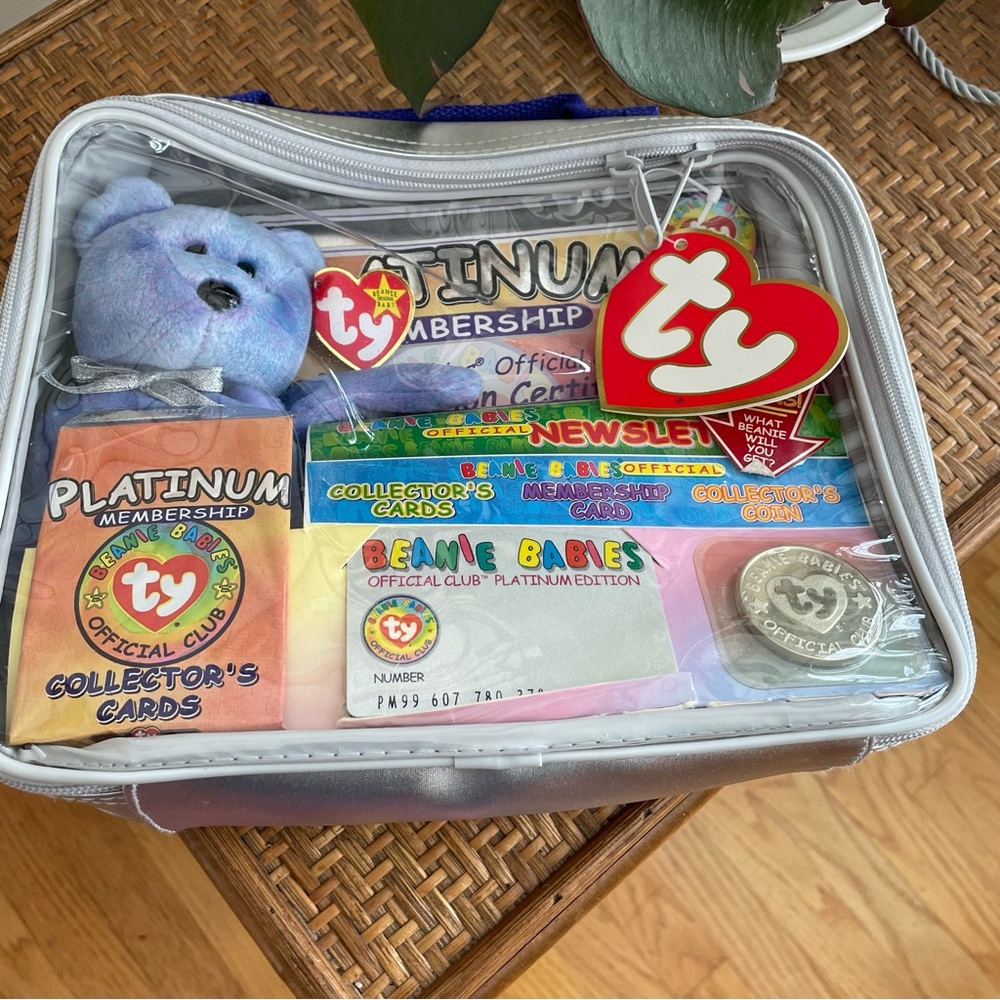 Ty Beanie Baby Bear Platinum Membership Kit- Limited Edition Unopened
